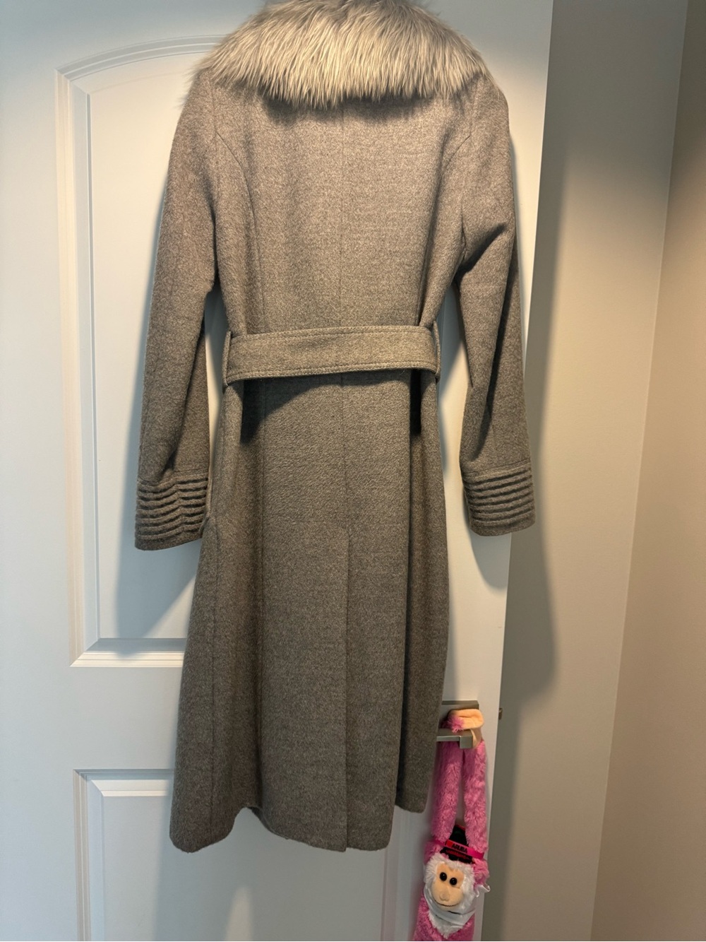 Sentaler Gray Wool Coat with real removable Fur Collar (CHEAPEST ON THE MARKET - Picture 3 of 7